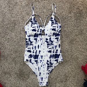 Cupshe one piece tie dye bathing suit medium